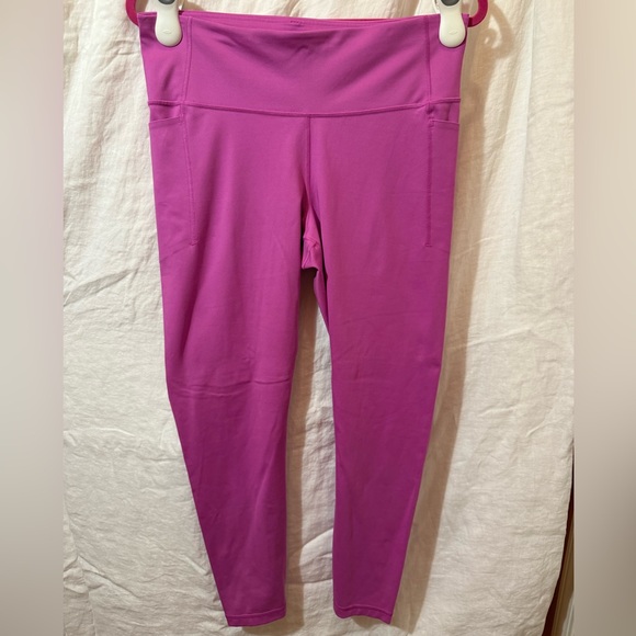 GAP Fit Bright Pink Leggings with Pockets! - Picture 1 of 4